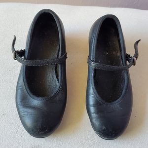 Flamenco dance shoes